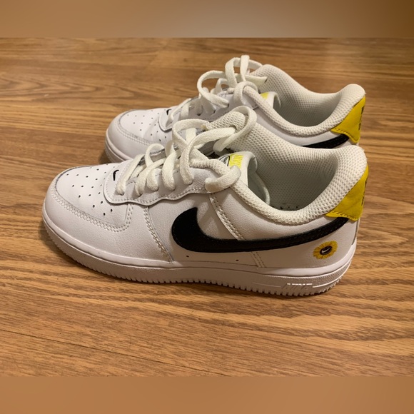 Nike Air Force 1 Low , size 2Y - Picture 5 of 10